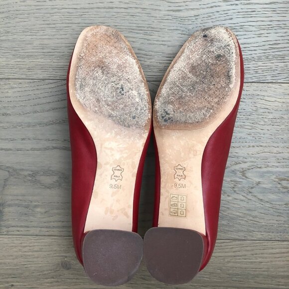 Tory Burch Designer Leather Slip On Shoes w Gold Metal Circle Logo Red Sz 9.5M - Picture 7 of 12